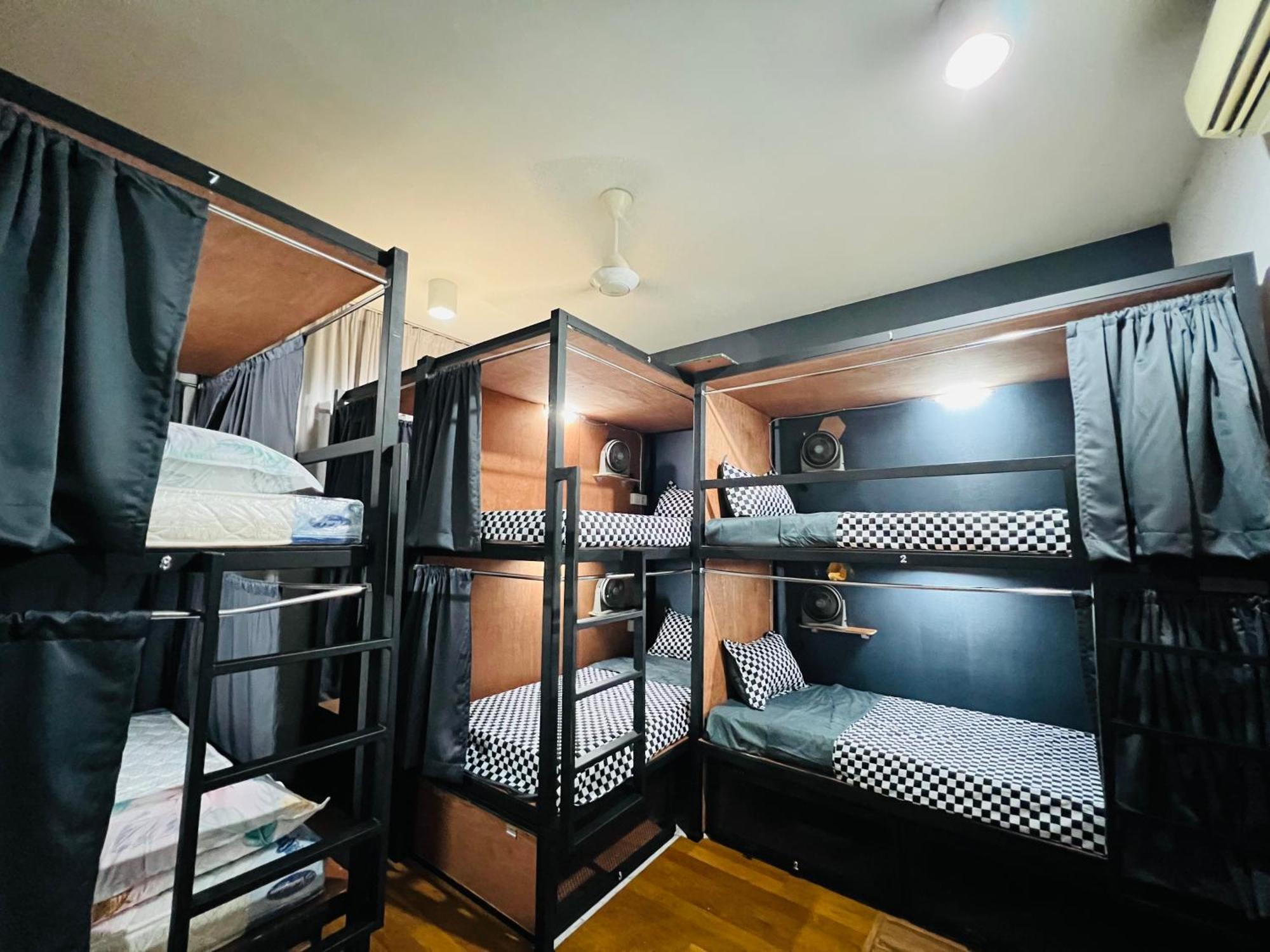 Regalia Spritz Empire Hostel Kuala Lumpur Kültér fotó