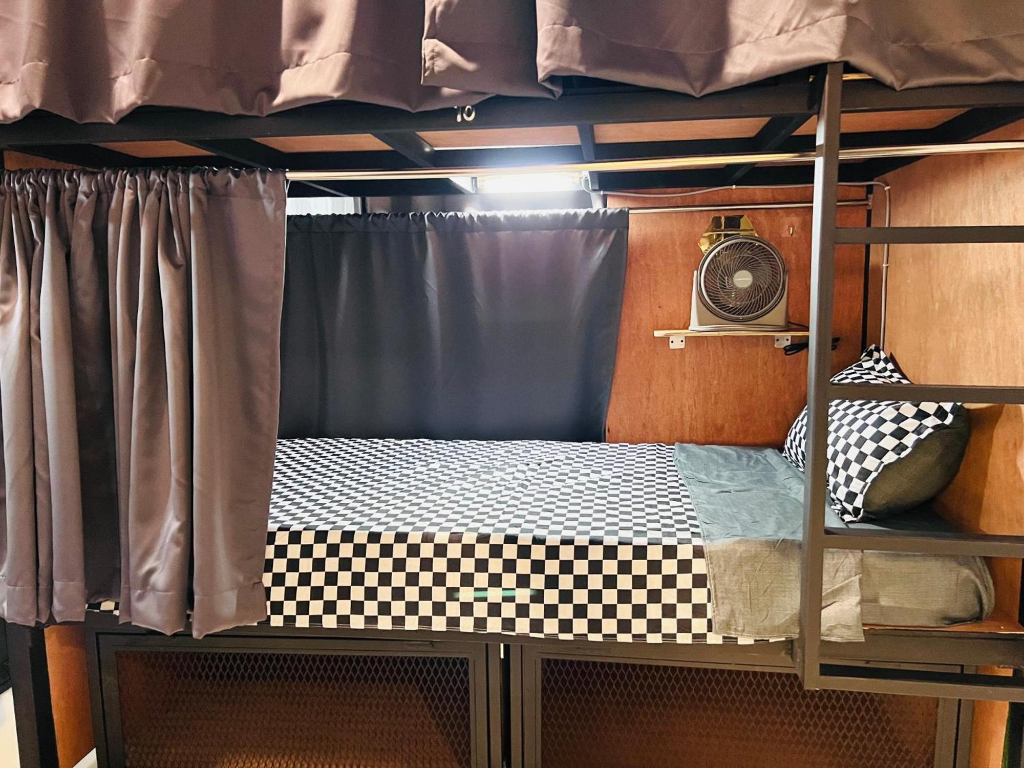 Regalia Spritz Empire Hostel Kuala Lumpur Kültér fotó