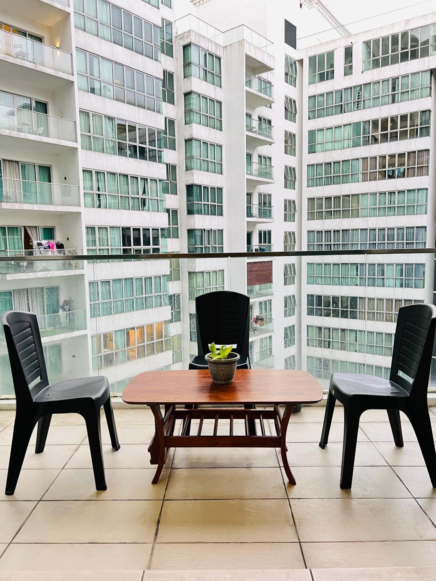Regalia Spritz Empire Hostel Kuala Lumpur Kültér fotó